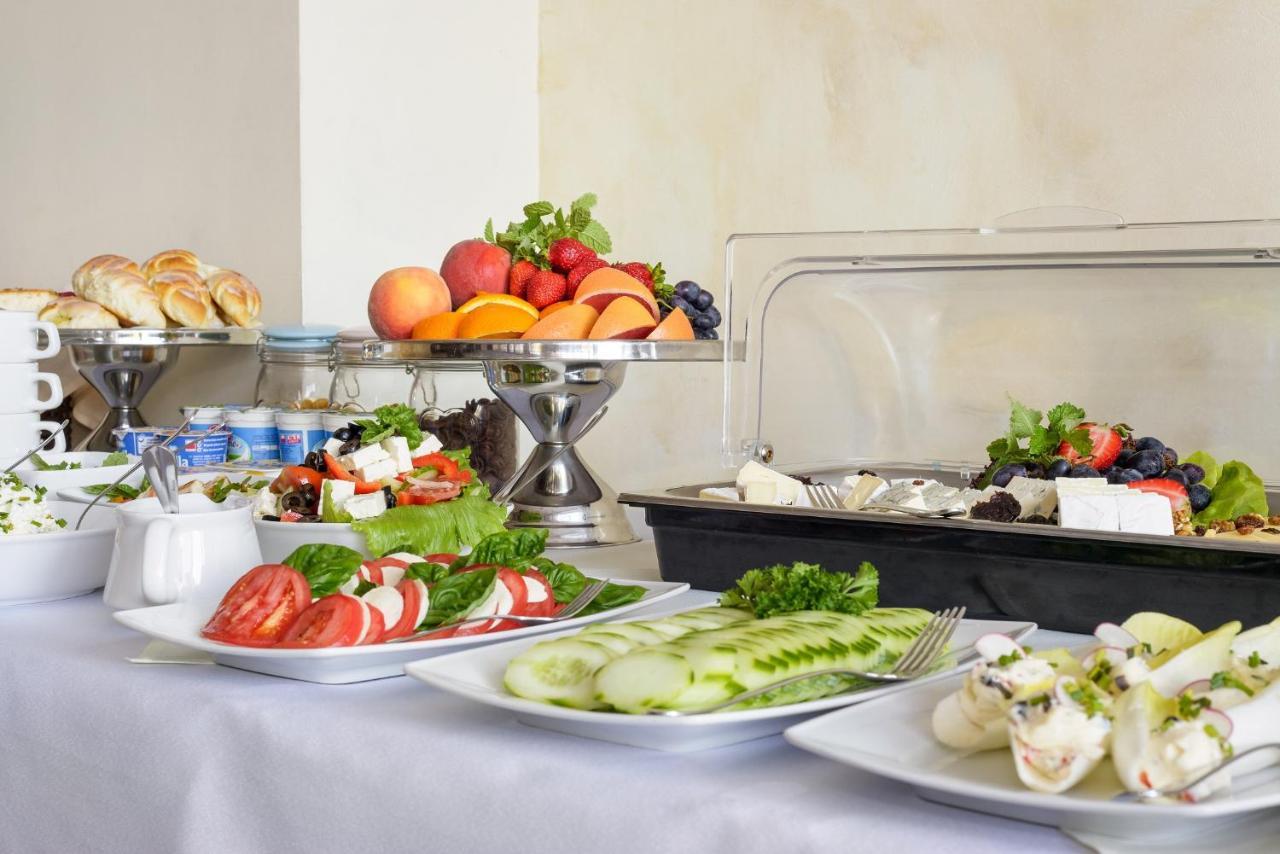 بوزنان Hotel Safir المظهر الخارجي الصورة