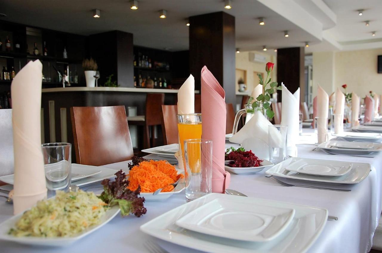 بوزنان Hotel Safir المظهر الخارجي الصورة